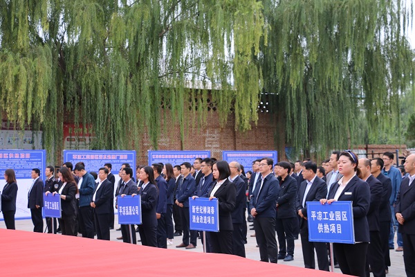 市委副書記、市長(zhǎng)王奮彥帶隊(duì)觀摩督查公司項(xiàng)目建設(shè)工作(圖4)