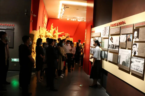 平?jīng)鲢垂军h委組織各支部開展“重溫歷史、砥礪前行”(圖2)